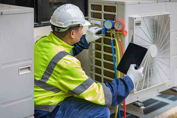 Professional Ac Installation technician working in Preston, IA